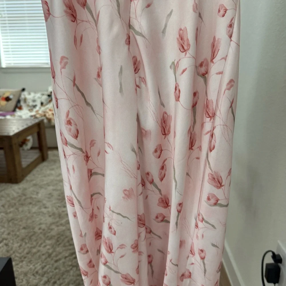 Chic Floral Midi Dress in Pink - Picture 5 of 6